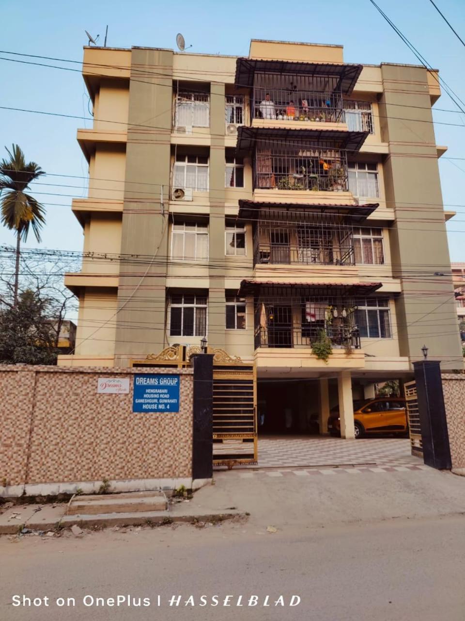 Dreams Abode Studio Apartment Guwahati Exteriör bild